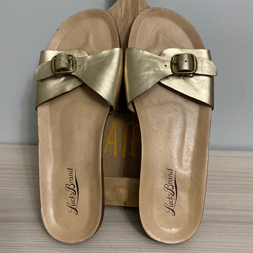 Lucky Brand women’s gold Dolliee sandals. Size 7.5